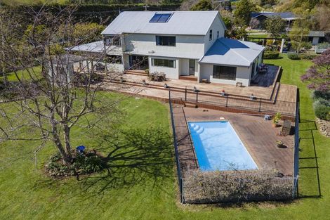 Photo of property in 225 Waitohu Valley Road, Otaki, 5583