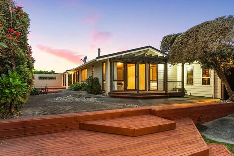 Photo of property in 10 Jane Street, Waikanae Beach, Waikanae, 5036
