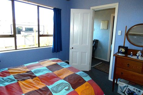Photo of property in 106 Queen Street, Westport, 7825