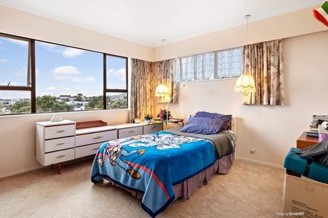 Photo of property in 21 Fitzpatrick Street, Newlands, Wellington, 6037
