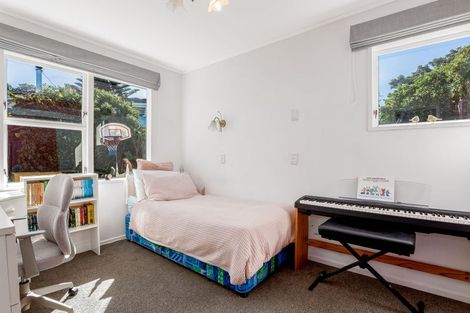 Photo of property in 28 Sea Vista Drive, Pukerua Bay, Porirua, 5026