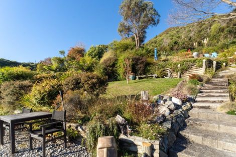 Photo of property in 7 Arthur Crescent, Waikawa, Picton, 7220