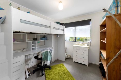 Photo of property in 25a Clairville Crescent, Wai O Taiki Bay, Auckland, 1072