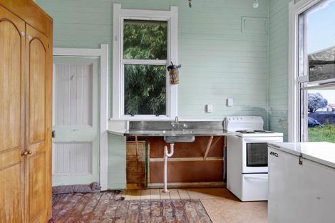 Photo of property in 62-64 Patu-kukupa Street, Manaia, 4612