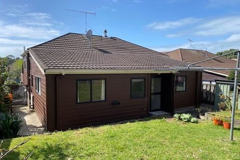 Photo of property in 2/31 Sunderlands Road, Half Moon Bay, Auckland, 2012