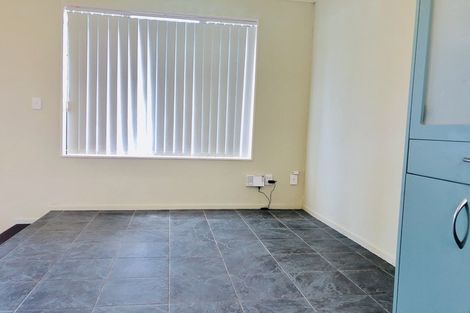 Photo of property in 2 Ballyward Close, East Tamaki, Auckland, 2013