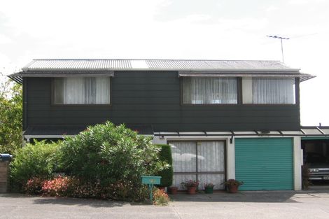 Photo of property in 2/189 Browns Bay Road, Browns Bay, Auckland, 0630