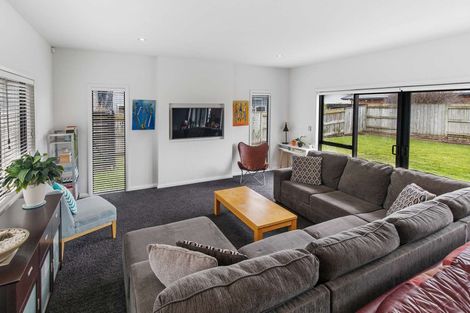 Photo of property in 79 Rosalie Terrace, Kelvin Grove, Palmerston North, 4414