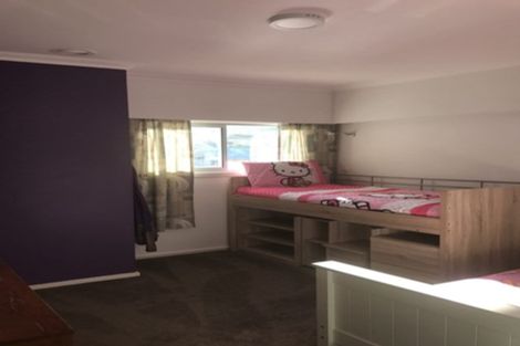 Photo of property in 1 Cherry Grove, Strathmore Park, Wellington, 6022