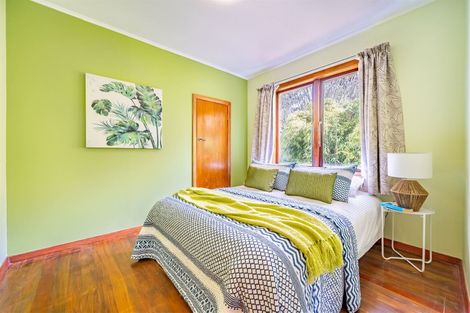 Photo of property in 17 Davis Grove, Wainuiomata, Lower Hutt, 5014