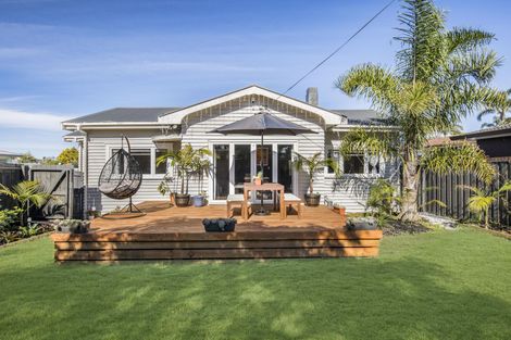 Photo of property in 96 Harris Street, Pukekohe, 2120