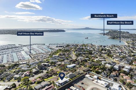 Photo of property in 11 Icarus Place, Half Moon Bay, Auckland, 2012