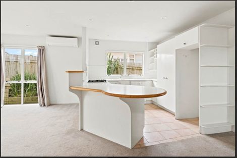 Photo of property in 2/6 Nile Road, Milford, Auckland, 0620