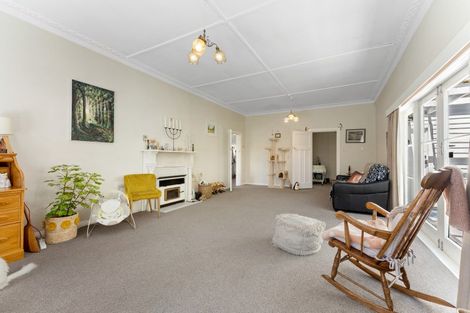 Photo of property in 37 Eltham Road, Blenheim, 7201