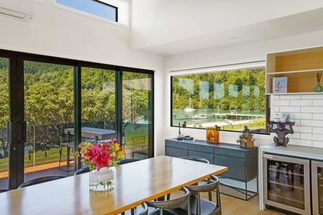 Photo of property in 103 Beach Road, Whangamata, 3620