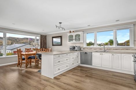 Photo of property in 107 Branxholm Street, Roxburgh, 9500