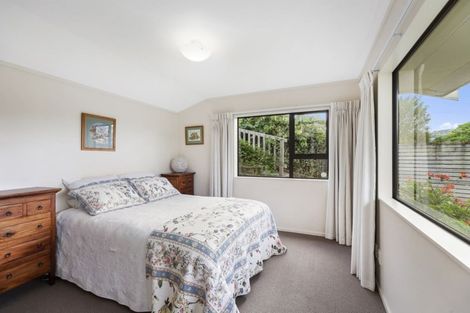 Photo of property in 14 Romney Square, Tawa, Wellington, 5028