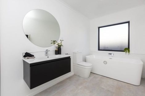 Photo of property in 10 Buddle Road, Wallaceville, Upper Hutt, 5018