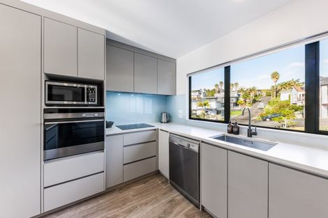 Photo of property in 184b Whangaparaoa Road, Red Beach, 0932