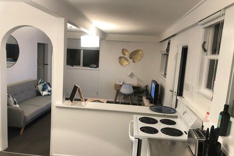 Photo of property in 70 Melbourne Road, Island Bay, Wellington, 6023