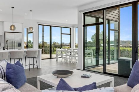 Photo of property in 8 Karapoto Lane, Rainbow Point, Taupo, 3330