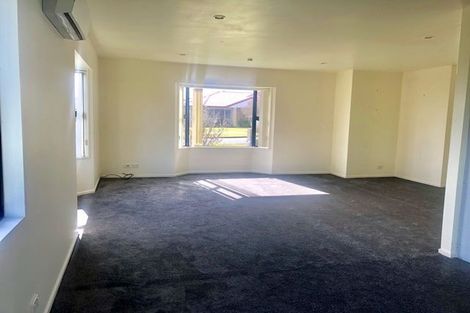 Photo of property in 44 Bluebird Crescent, Unsworth Heights, Auckland, 0632