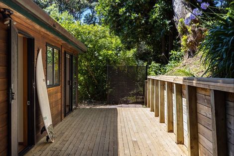 Photo of property in 79 Garden Road, Piha, New Lynn, 0772