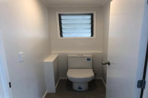 Photo of property in 1/127 Lynn Road, Bayview, Auckland, 0629