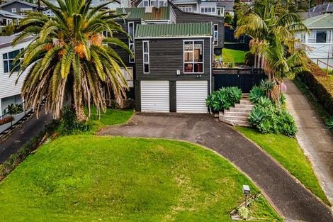 Photo of property in 3a Pah Road, Cockle Bay, Auckland, 2014