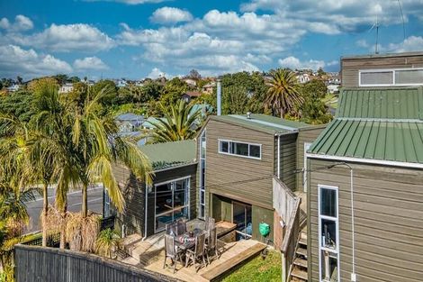 Photo of property in 3a Pah Road, Cockle Bay, Auckland, 2014
