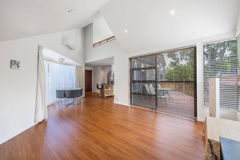 Photo of property in 2/30 Uppingham Crescent, Hillcrest, Auckland, 0627