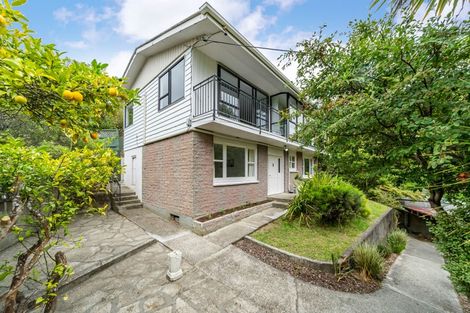 Photo of property in 5 Winchester Avenue, Pinehaven, Upper Hutt, 5019
