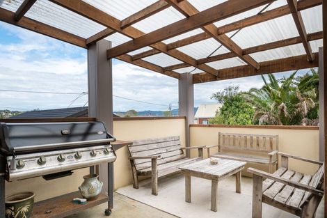 Photo of property in 64 View Road, Henderson, Auckland, 0612