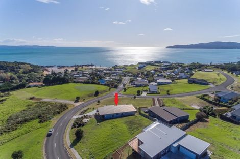 Photo of property in 68 Stratford Drive, Cable Bay, 0420