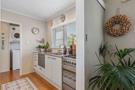 Photo of property in 2/2 Gordon Avenue, Milford, Auckland, 0620