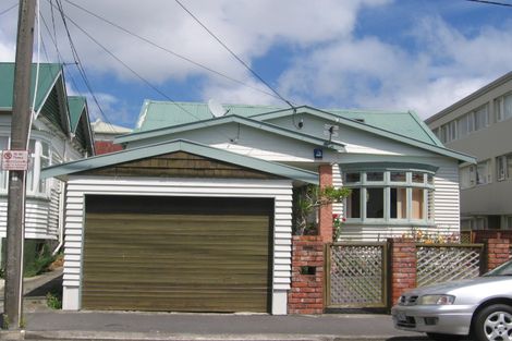 Photo of property in 8 Queen Street, Mount Victoria, Wellington, 6011
