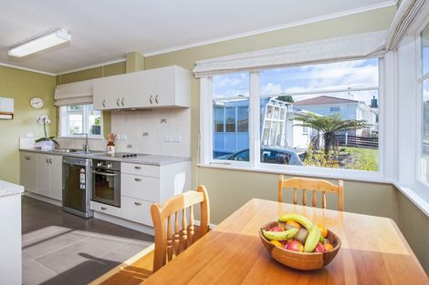 Photo of property in 33 Cutler Street, New Lynn, Auckland, 0600