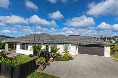 Photo of property in 3 Turpin Road, Riverhead, 0820