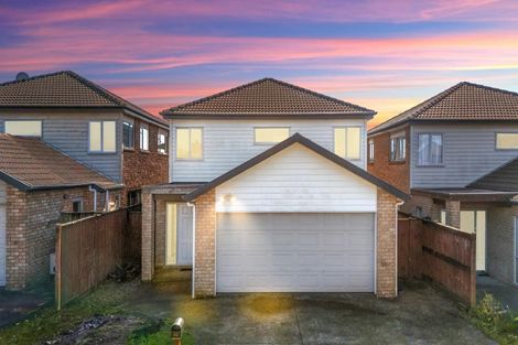 Photo of property in 42 Lilybank Crescent, East Tamaki, Auckland, 2013