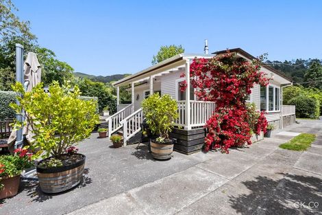 Photo of property in 465 Stokes Valley Road, Stokes Valley, Lower Hutt, 5019