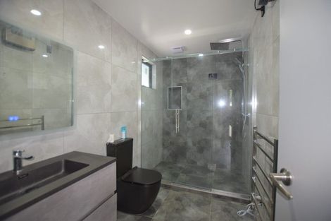 Photo of property in 1/112 View Road, Sunnyvale, Auckland, 0612