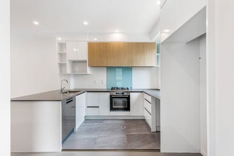 Photo of property in 43c Fitzherbert Avenue, West Harbour, Auckland, 0618