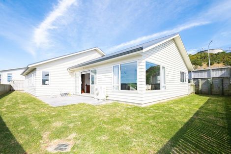 Photo of property in 195 Mark Avenue, Grenada Village, Wellington, 6037