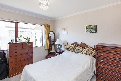 Photo of property in 14 Montana Way, Milson, Palmerston North, 4414