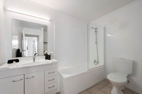 Photo of property in Fernhill Flats, 5/324 The Terrace, Te Aro, Wellington, 6011