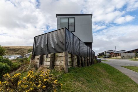 Photo of property in 81 Cedarwood Street, Woodridge, Wellington, 6037