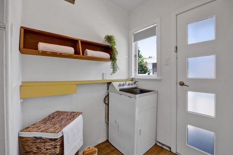 Photo of property in 37 Awanui Street, Merrilands, New Plymouth, 4312