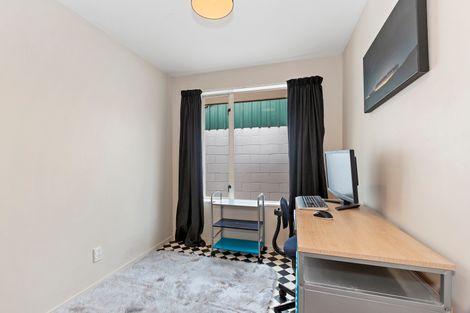 Photo of property in 2/15a Oakhampton Street, Hornby, Christchurch, 8042