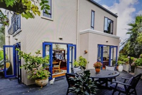 Photo of property in 1/4 Forrest Hill Road, Forrest Hill, Auckland, 0620