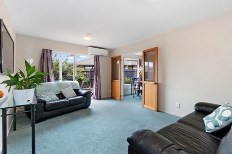 Photo of property in 2/15a Oakhampton Street, Hornby, Christchurch, 8042